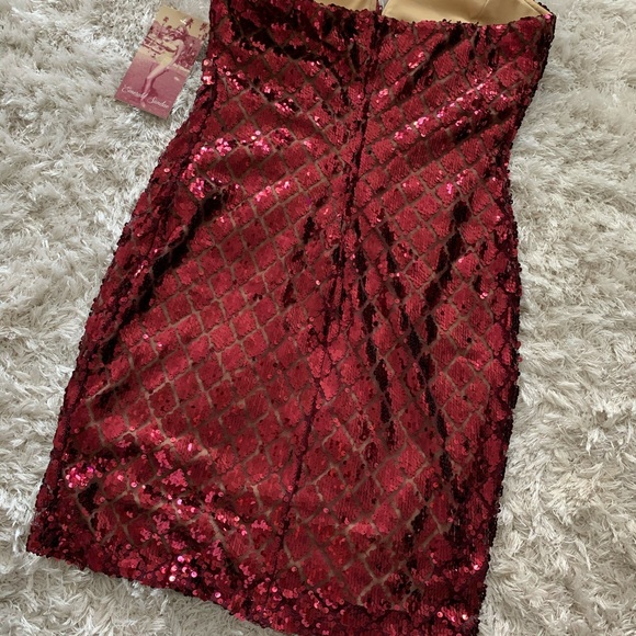 RES BURGENDY SEXY DRESS - Picture 2 of 2